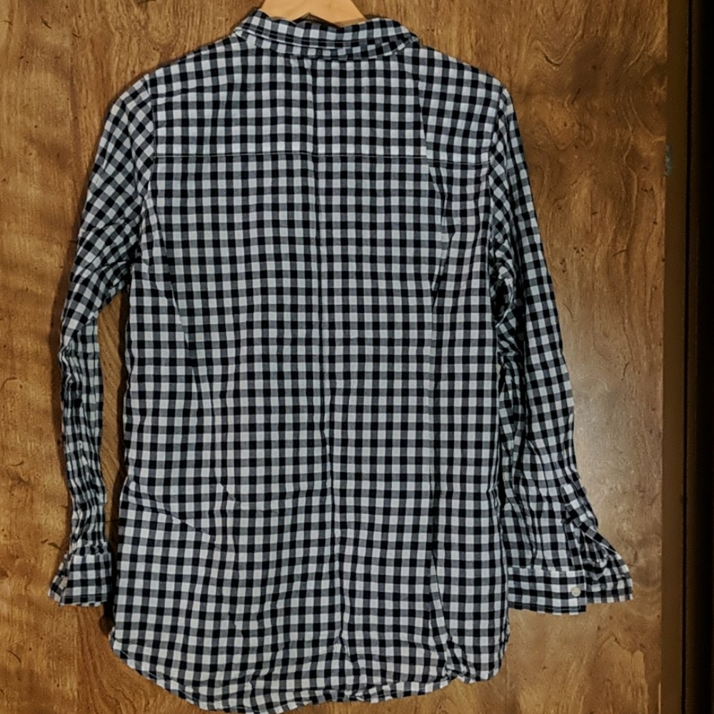 Button down - Picture 3 of 6